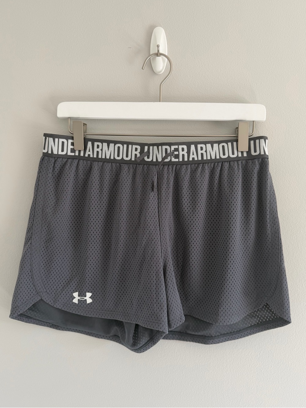 Under Amour Gray Athletic Shorts Size M